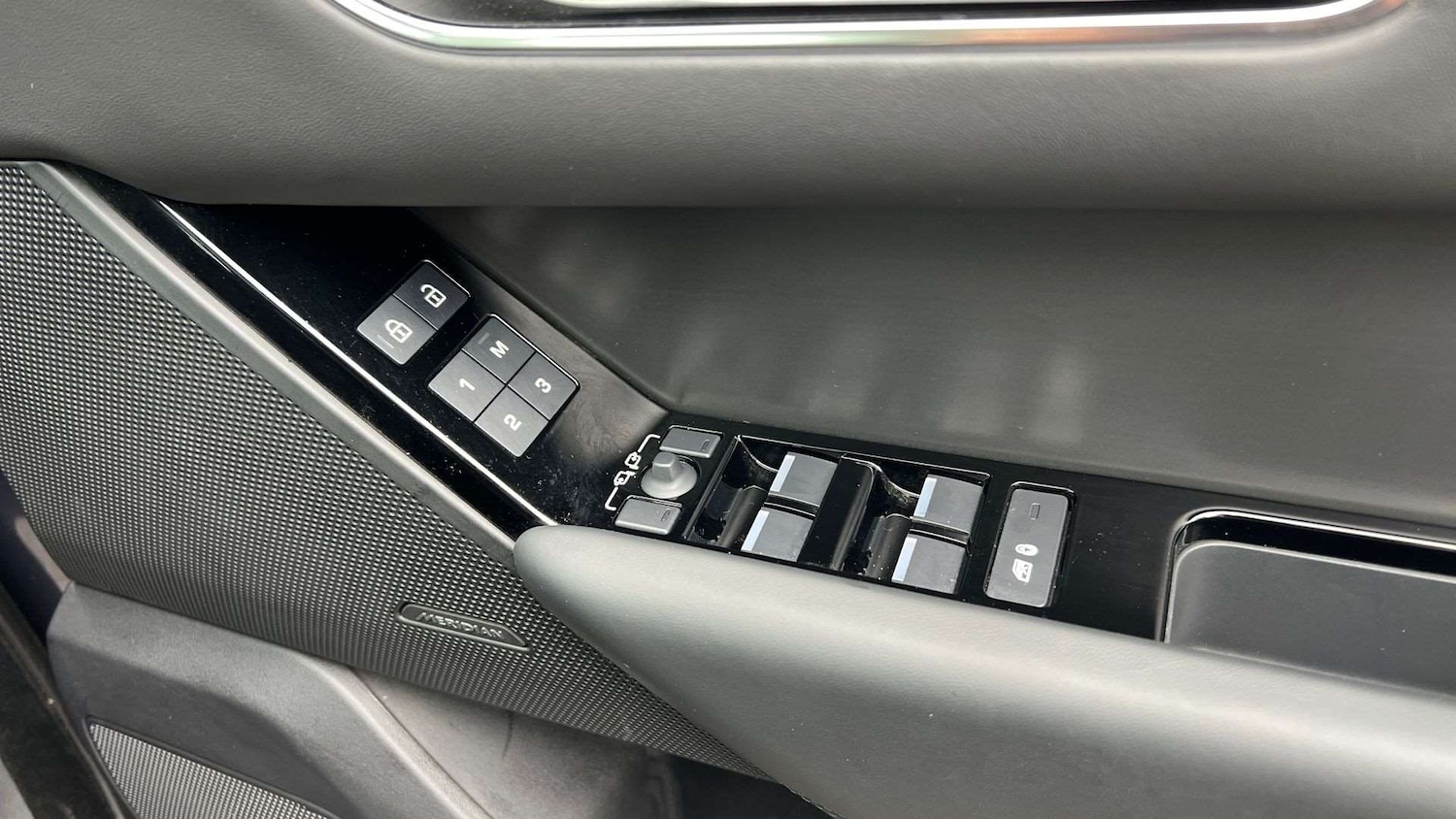 Used Land Rover Range Rover Velar 2024 for sale - 76459874: Photo 25