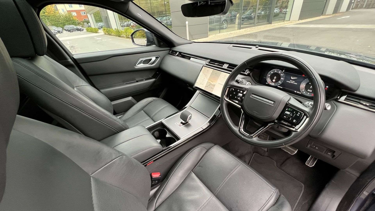 Used Land Rover Range Rover Velar 2024 for sale - 76459874: Photo 28