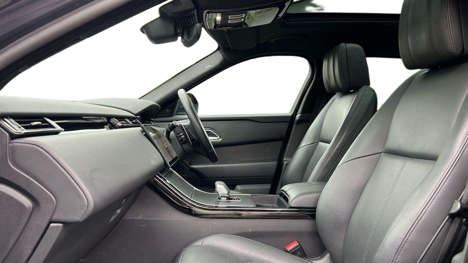 Used Land Rover Range Rover Velar 2024 for sale - 76459874: Photo 3