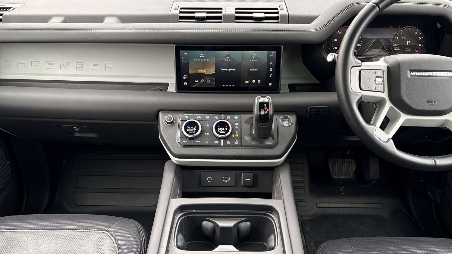 Used Land Rover Defender 2024 for sale - 76587598: Photo 14