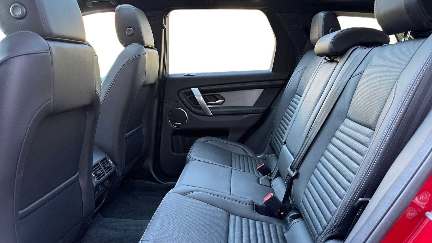 Used Land Rover Discovery Sport 2025 for sale - 76460465: Photo 4