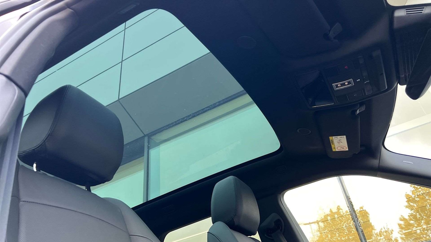 Used Land Rover Range Rover Evoque 2025 for sale - 76460227: Photo 21