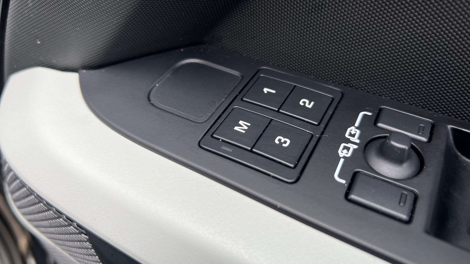 Used Land Rover Defender 2023 for sale - 77123368: Photo 25