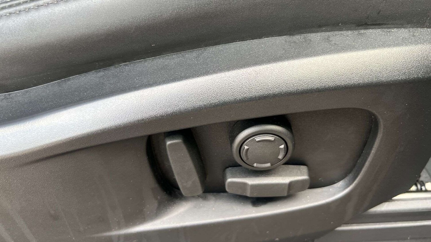 Used Land Rover Defender 2023 for sale - 77123368: Photo 32