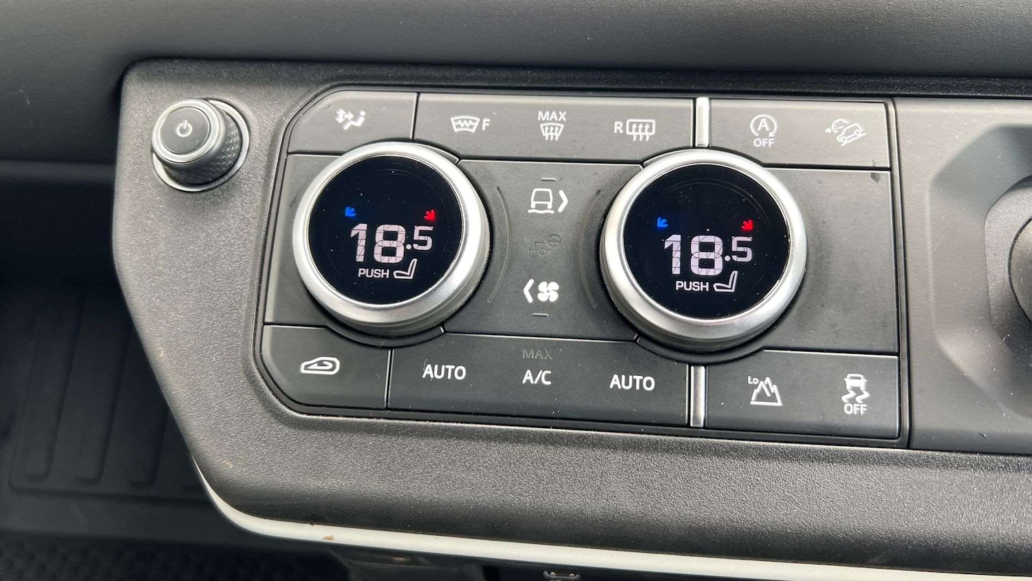 Used Land Rover Defender 2023 for sale - 77123368: Photo 34