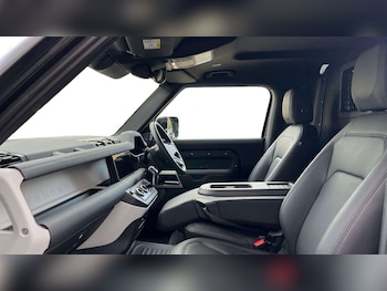 Used Land Rover Defender 2023 for sale - 77123368: Photo