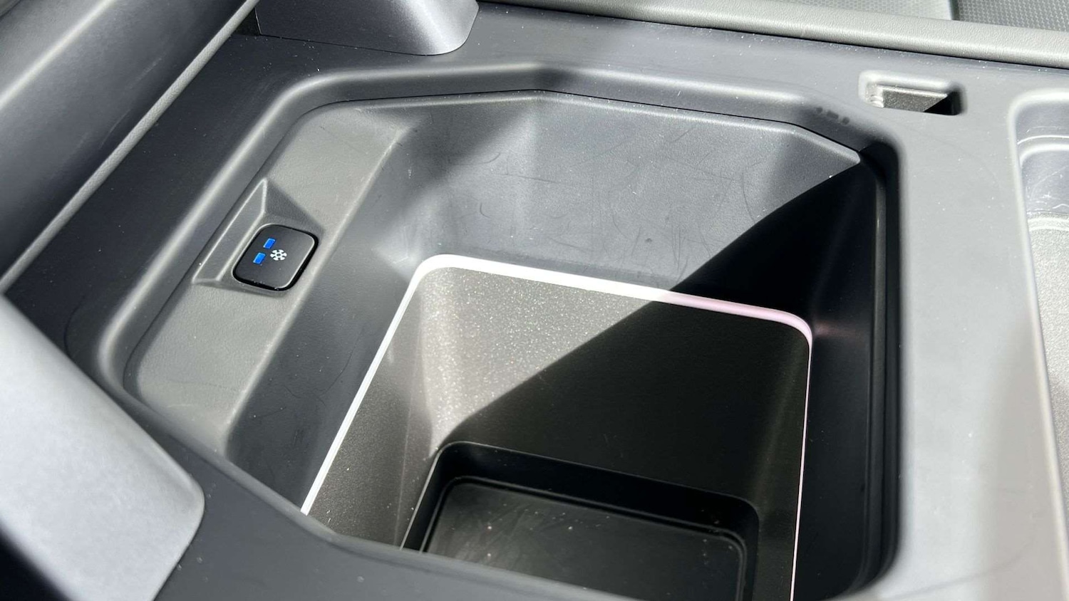 Used Land Rover Defender 2023 for sale - 76460584: Photo 31