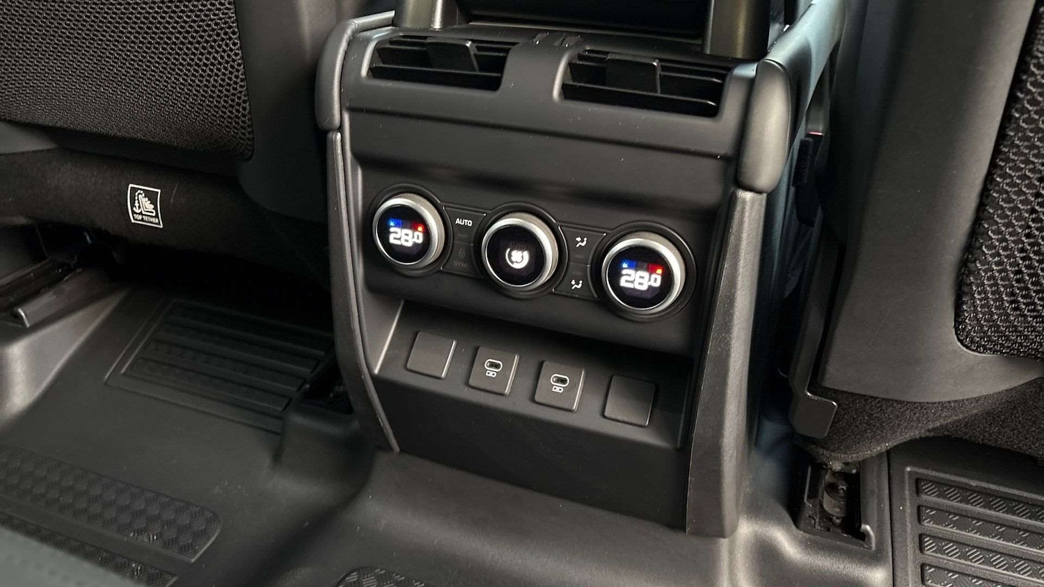 Used Land Rover Defender 2025 for sale - 77308568: Photo 18