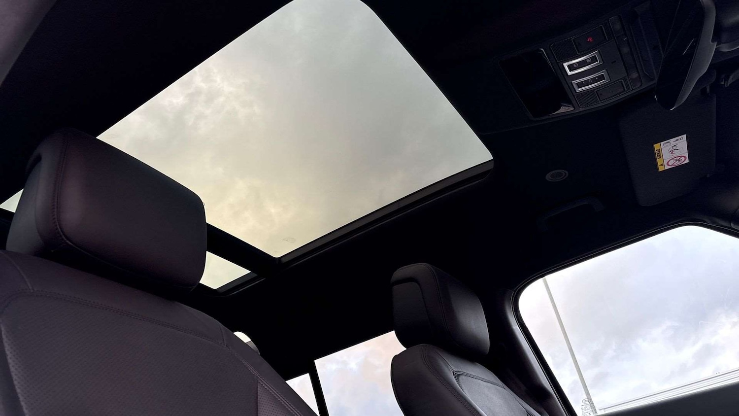 Used Land Rover Defender 2025 for sale - 77308568: Photo 21