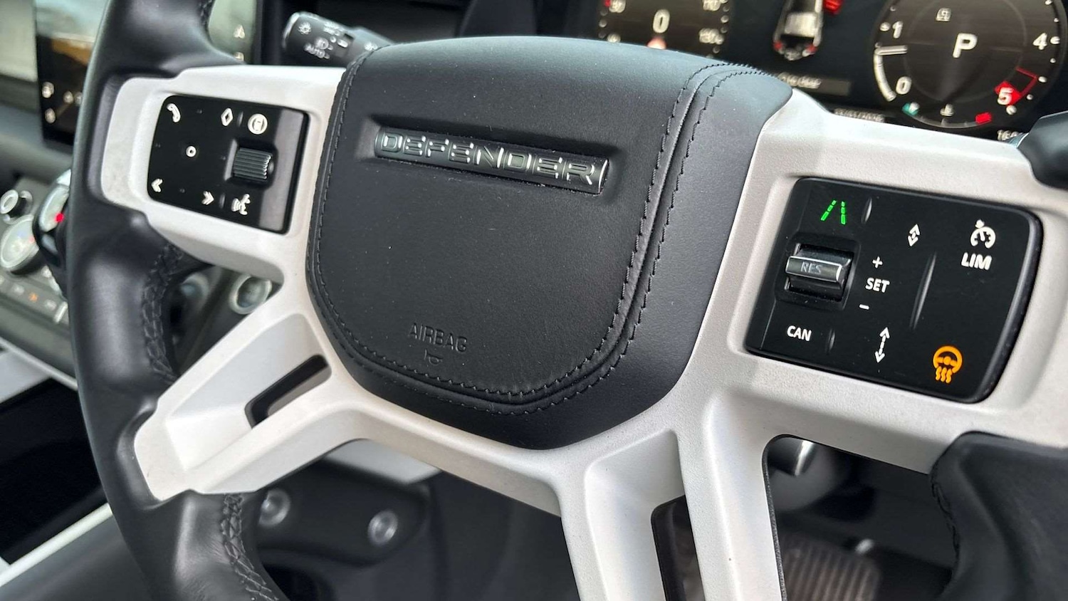 Used Land Rover Defender 2025 for sale - 77308568: Photo 35