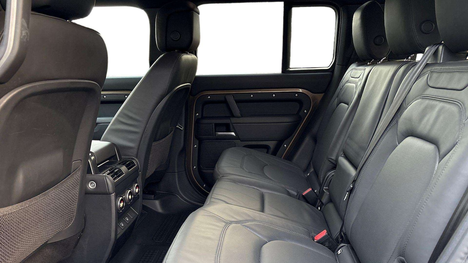 Used Land Rover Defender 2025 for sale - 77308568: Photo 4