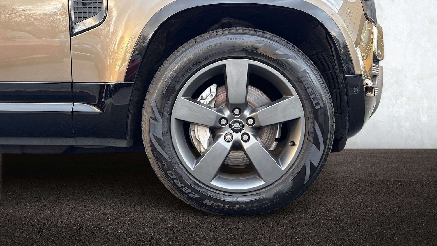 Used Land Rover Defender 2025 for sale - 77308568: Photo 8