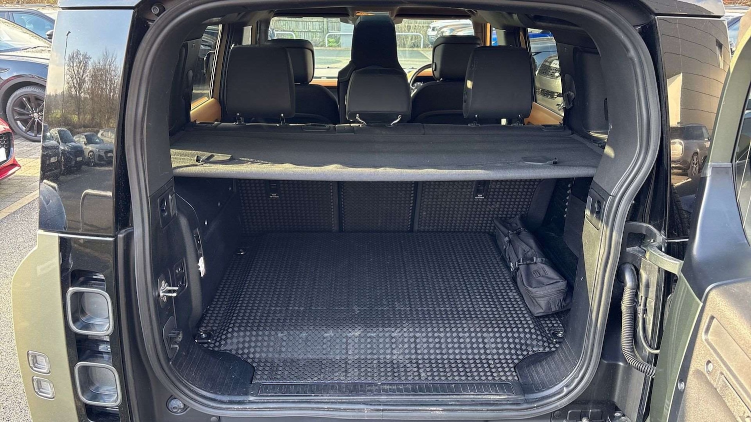 Used Land Rover Defender 2024 for sale - 77270327: Photo 10