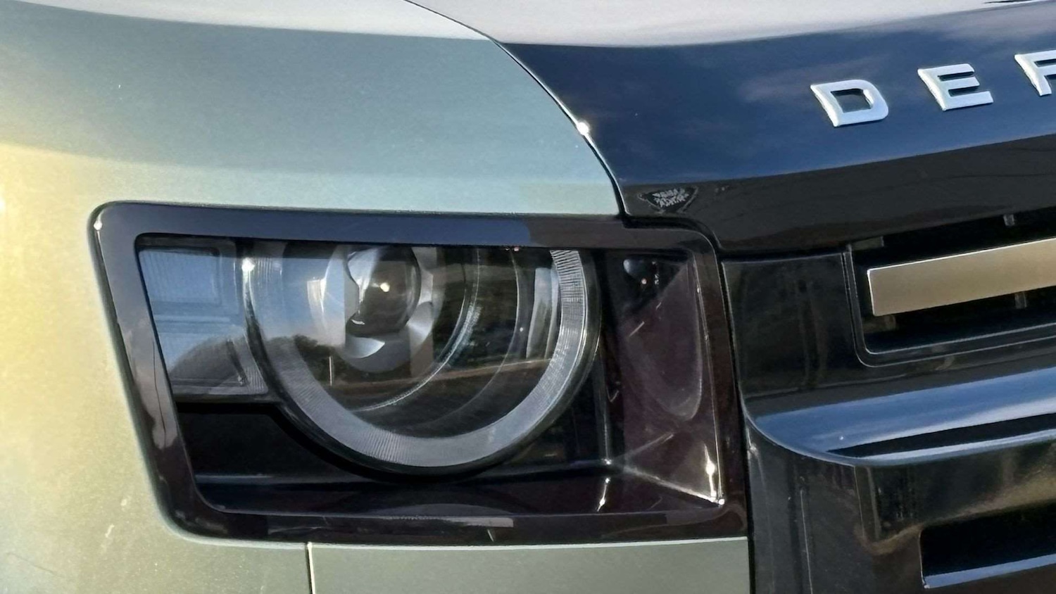 Used Land Rover Defender 2024 for sale - 77270327: Photo 17