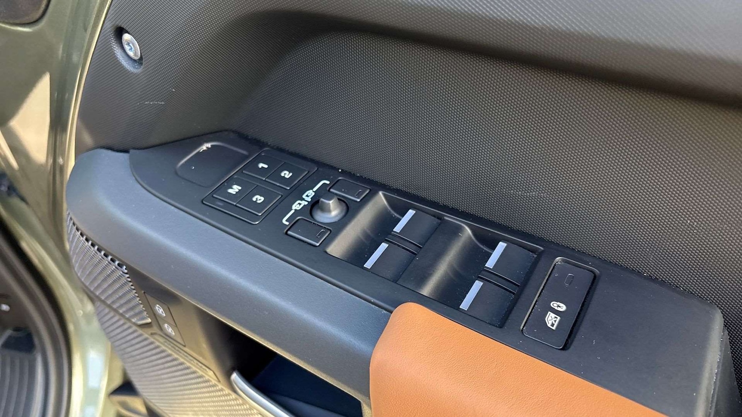 Used Land Rover Defender 2024 for sale - 77270327: Photo 25