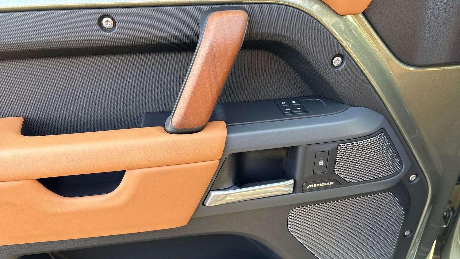 Used Land Rover Defender 2024 for sale - 77270327: Photo 29