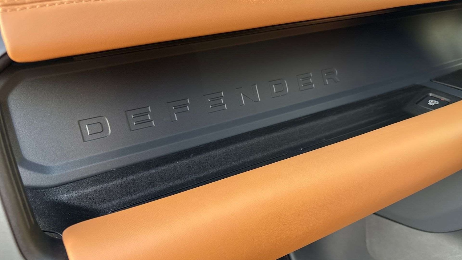 Used Land Rover Defender 2024 for sale - 77270327: Photo 30