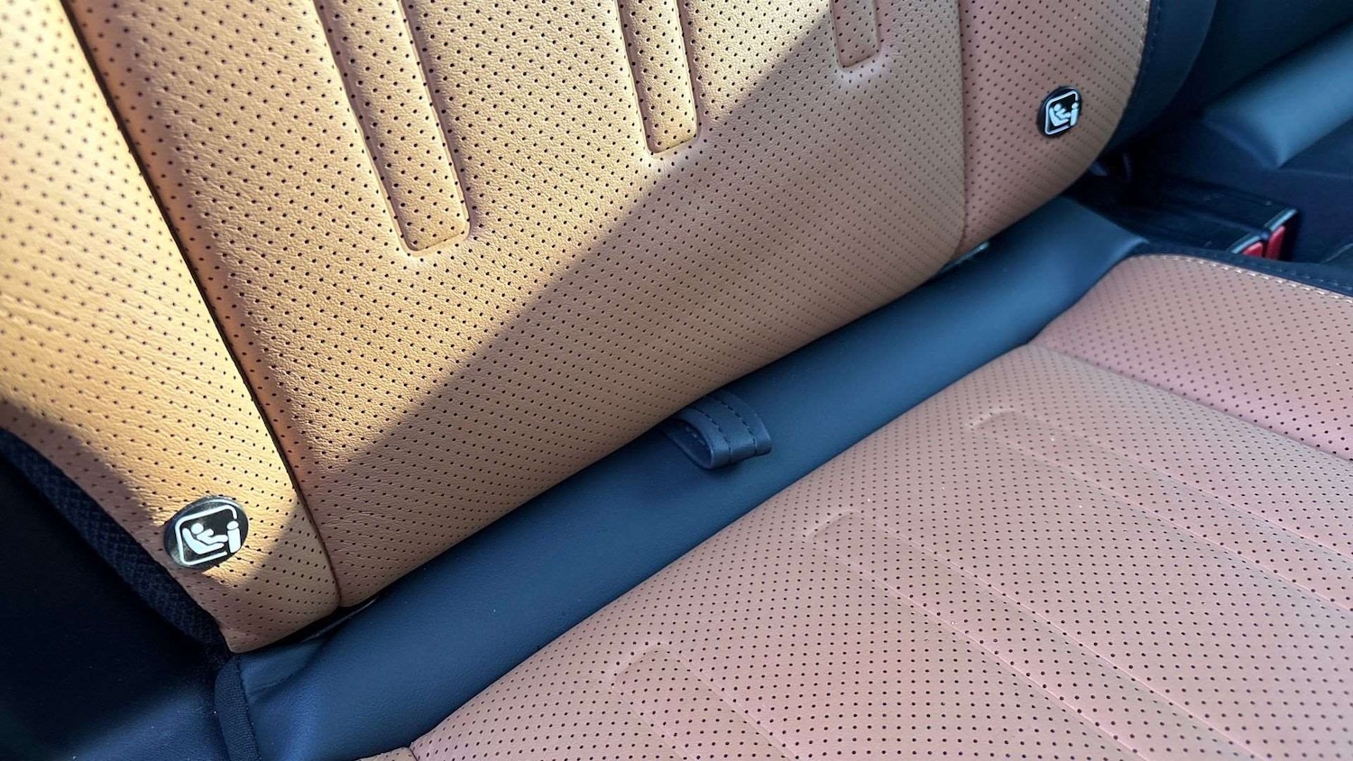 Used Land Rover Defender 2024 for sale - 77270327: Photo 32