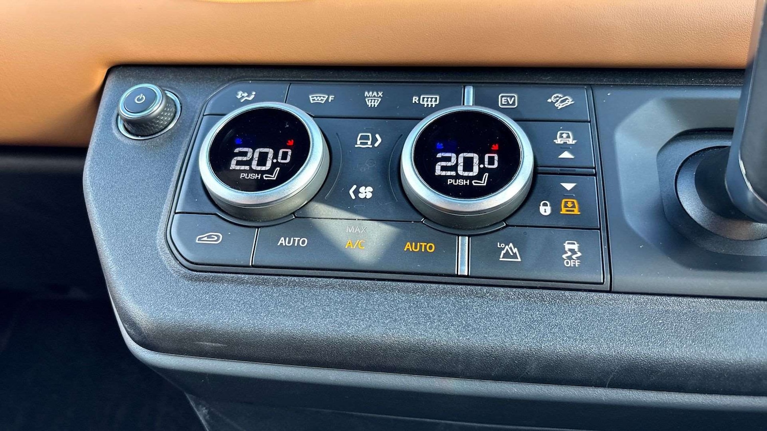 Used Land Rover Defender 2024 for sale - 77270327: Photo 34