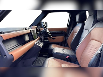 Used Land Rover Defender 2024 for sale - 77270327: Photo