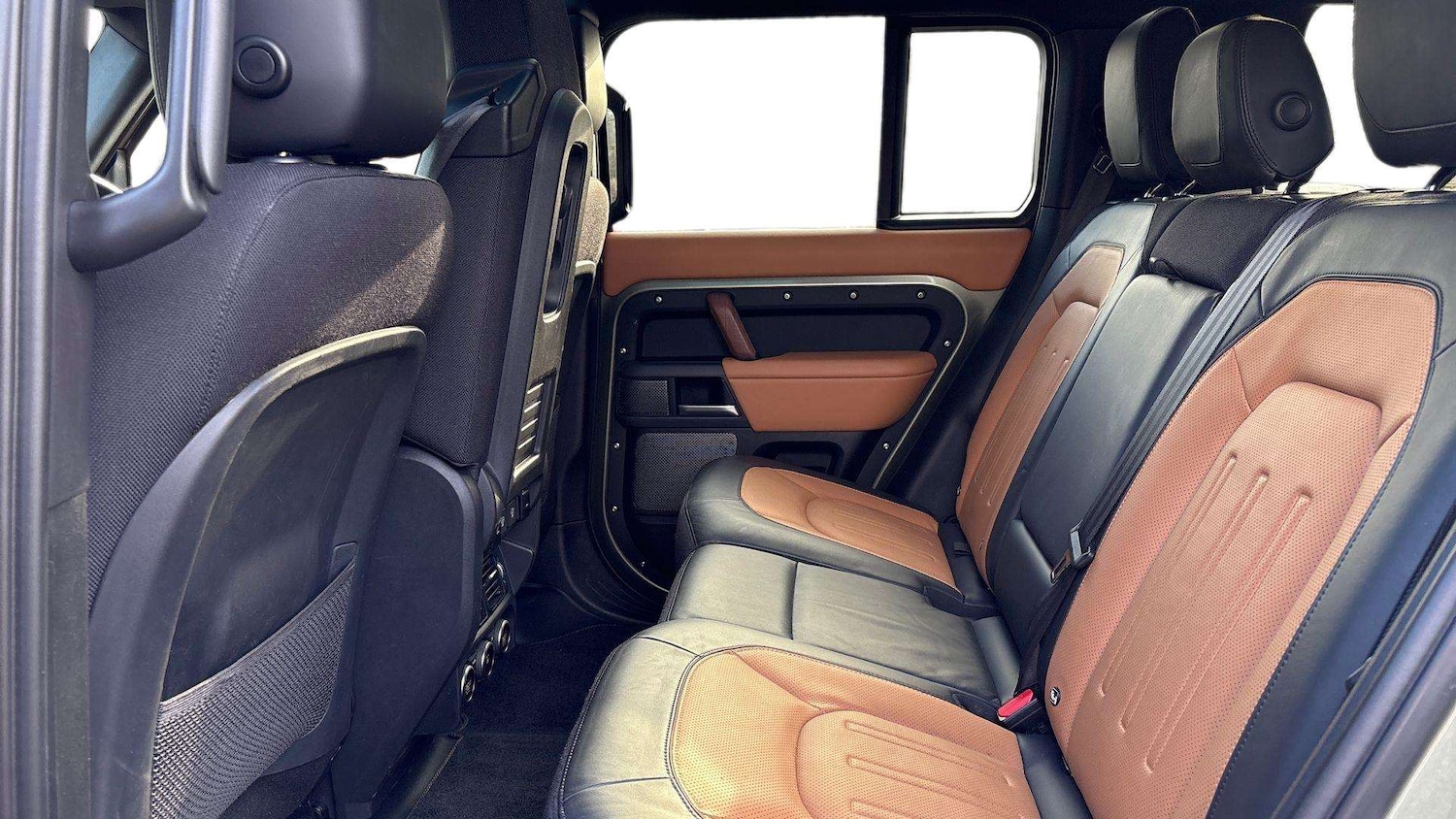 Used Land Rover Defender 2024 for sale - 77270327: Photo 4