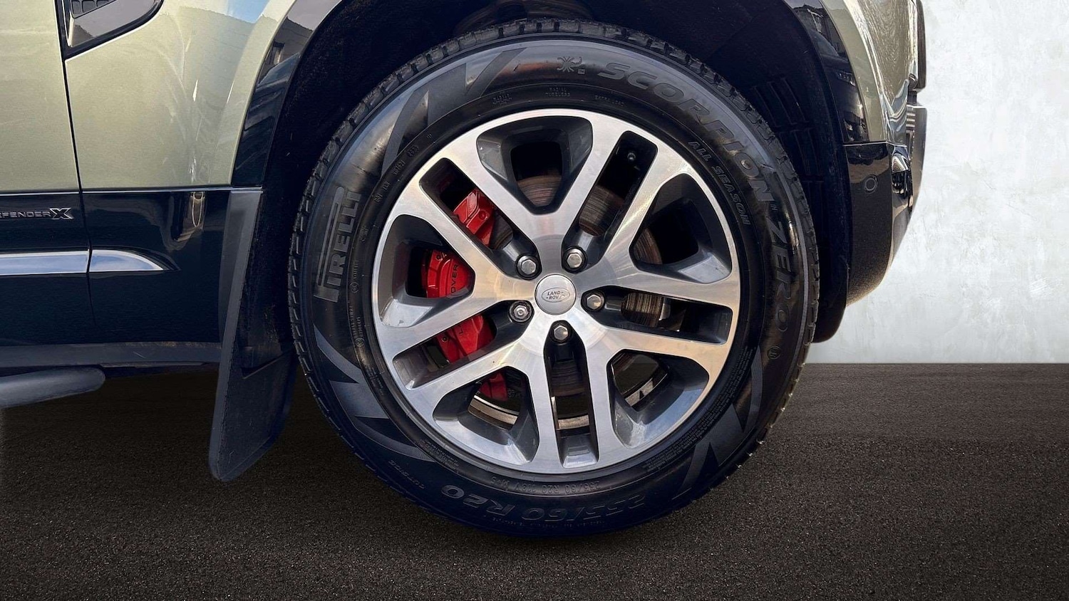 Used Land Rover Defender 2024 for sale - 77270327: Photo 8