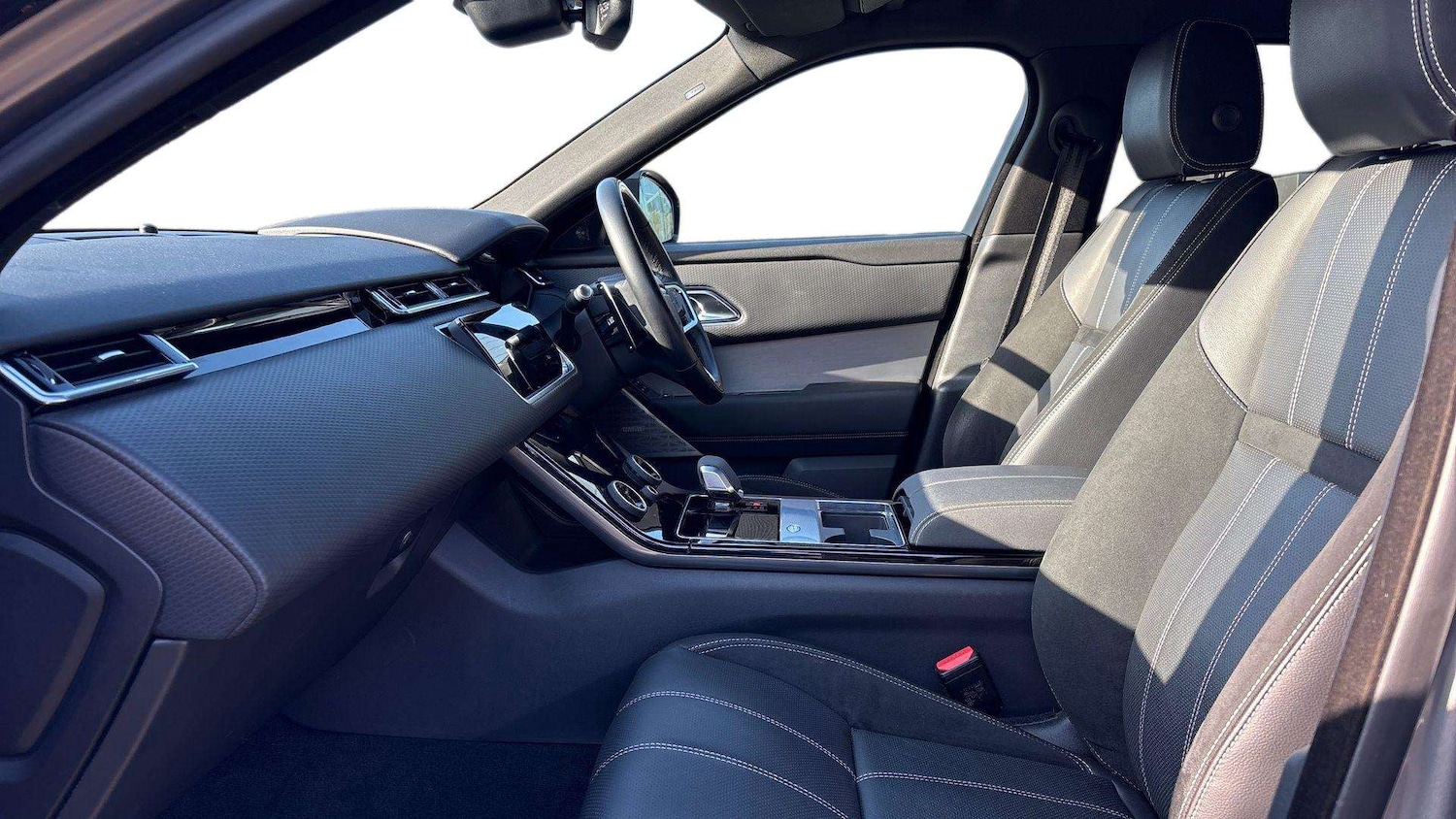 Used Land Rover Range Rover Velar 2022 for sale - 77740914: Photo 3