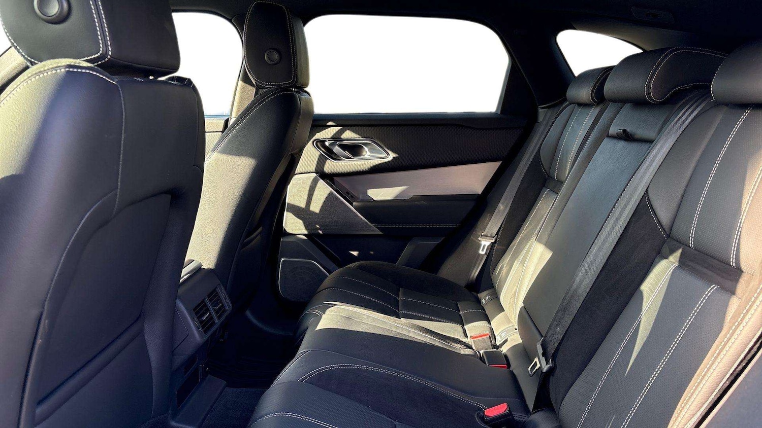 Used Land Rover Range Rover Velar 2022 for sale - 77740914: Photo 4