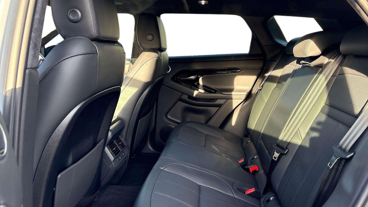 Used Land Rover Range Rover Evoque 2024 for sale - 77601458: Photo 4