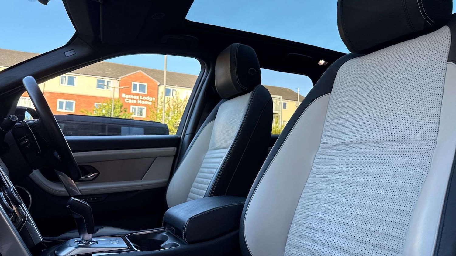 Used Land Rover Discovery Sport 2023 for sale - 76460070: Photo 21