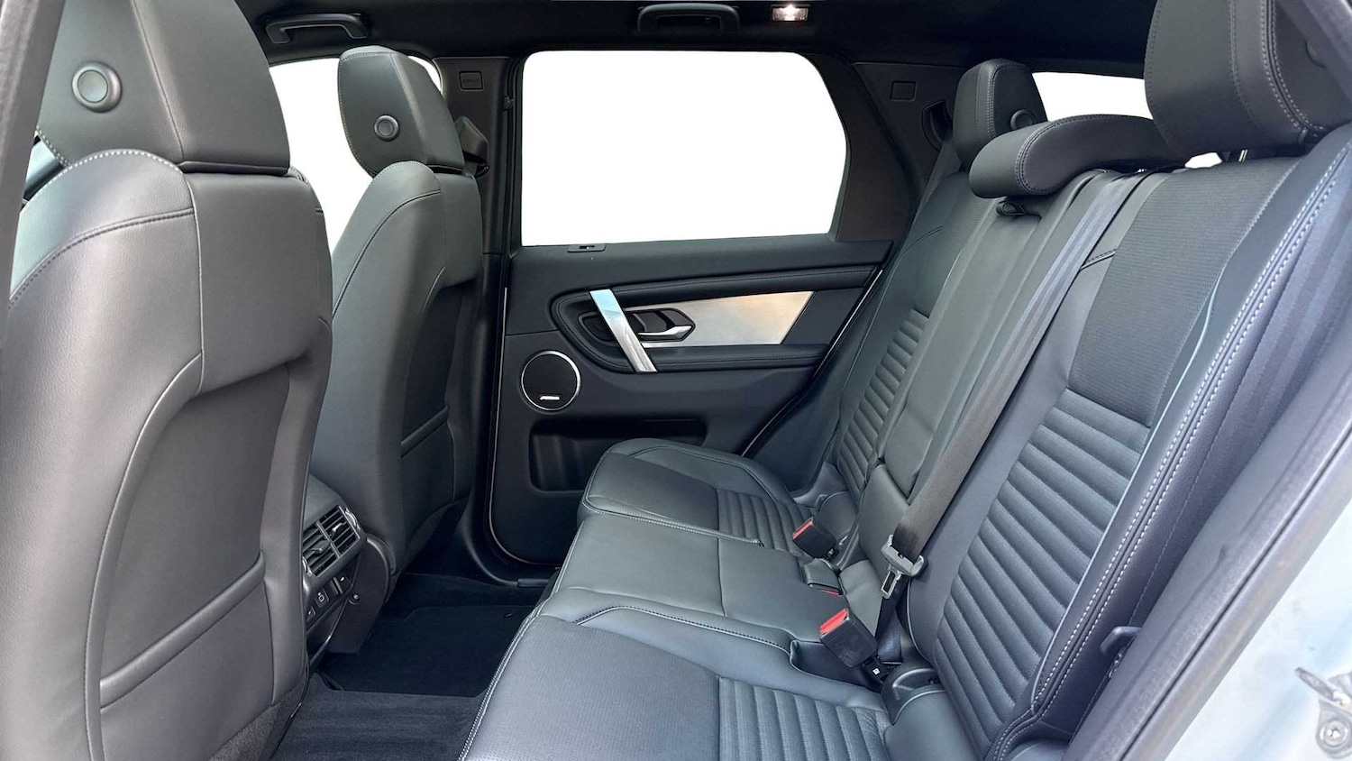 Used Land Rover Discovery Sport 2025 for sale - 76460562: Photo 4