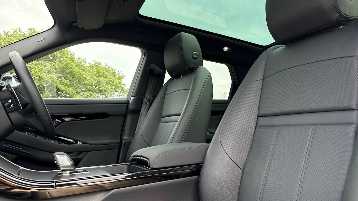 Used Land Rover Range Rover Evoque 2025 for sale - 76460055: Photo 21