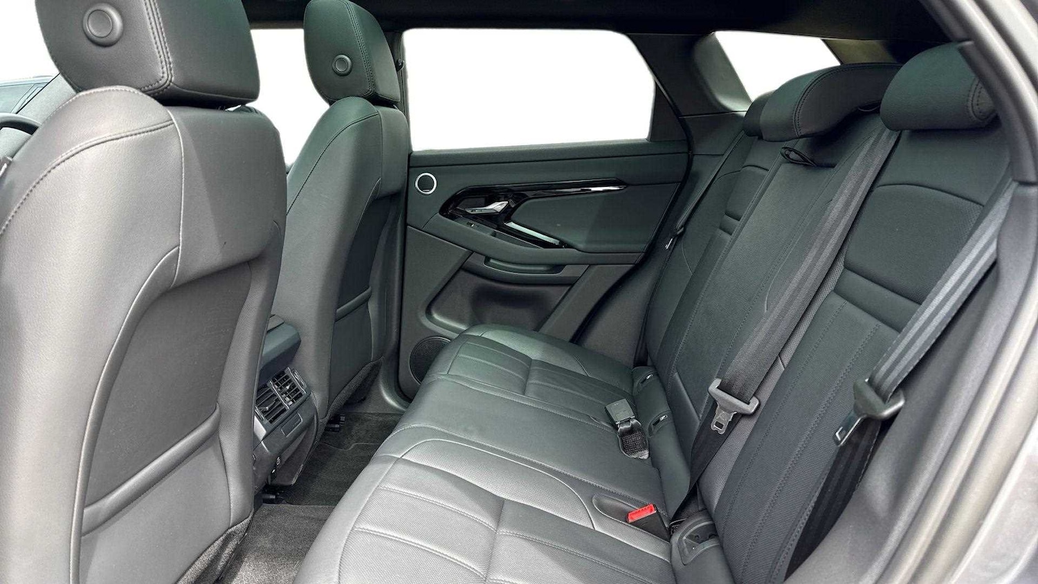 Used Land Rover Range Rover Evoque 2025 for sale - 76460055: Photo 4