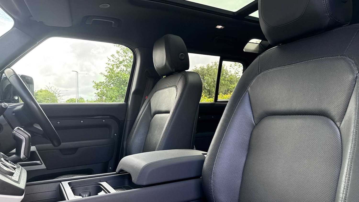 Used Land Rover Defender 2023 for sale - 76460349: Photo 21