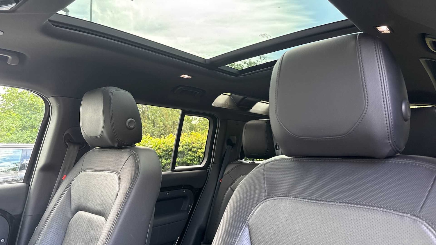 Used Land Rover Defender 2023 for sale - 76460349: Photo 22