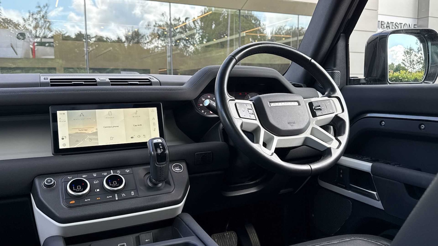 Used Land Rover Defender 2023 for sale - 76460349: Photo 23