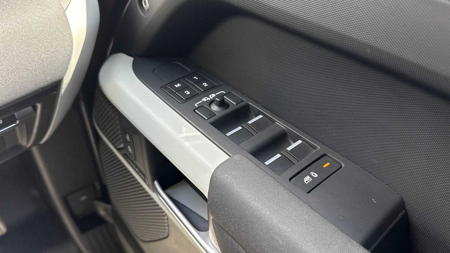 Used Land Rover Defender 2023 for sale - 76460349: Photo 24