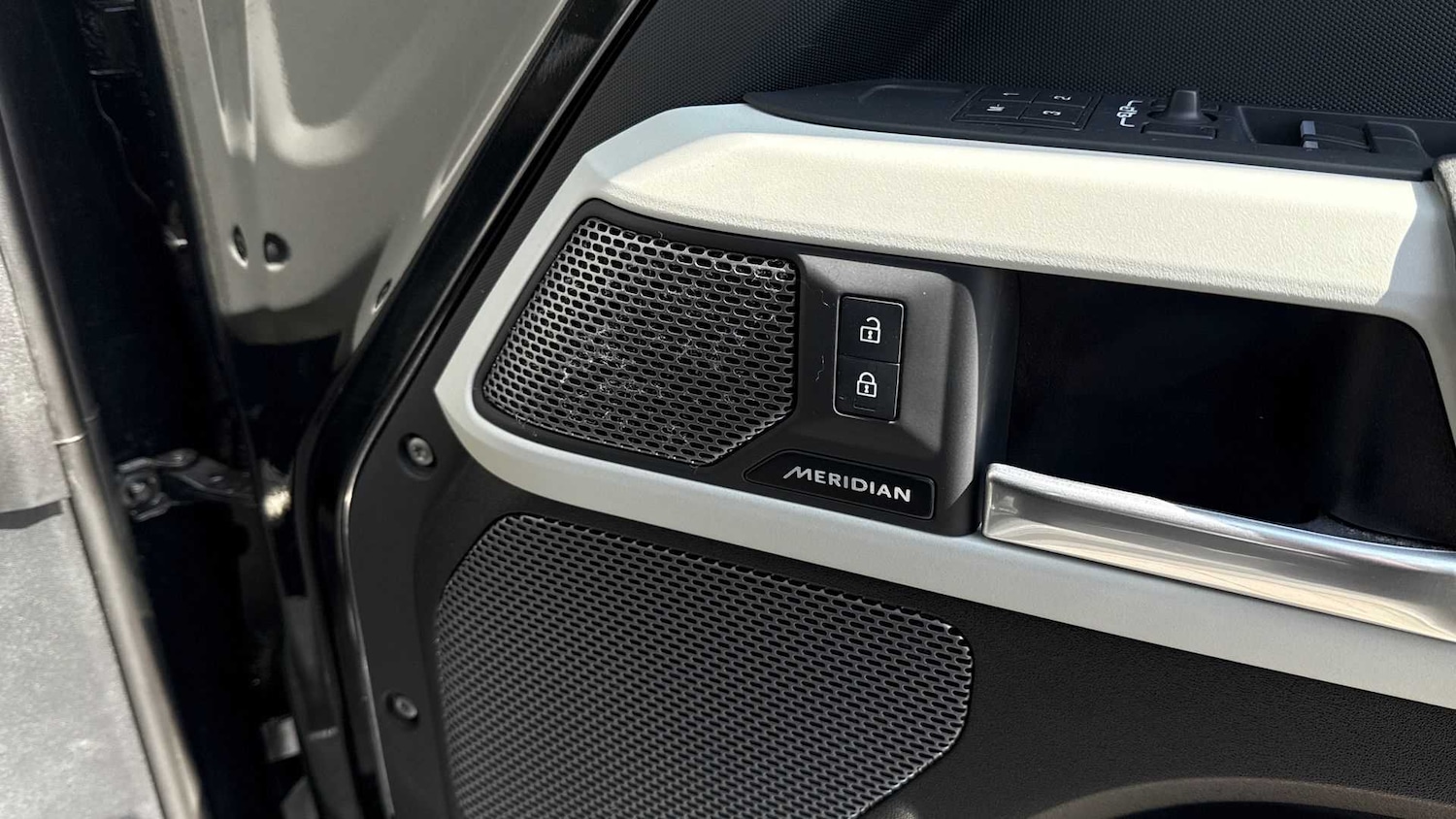 Used Land Rover Defender 2023 for sale - 76460349: Photo 25