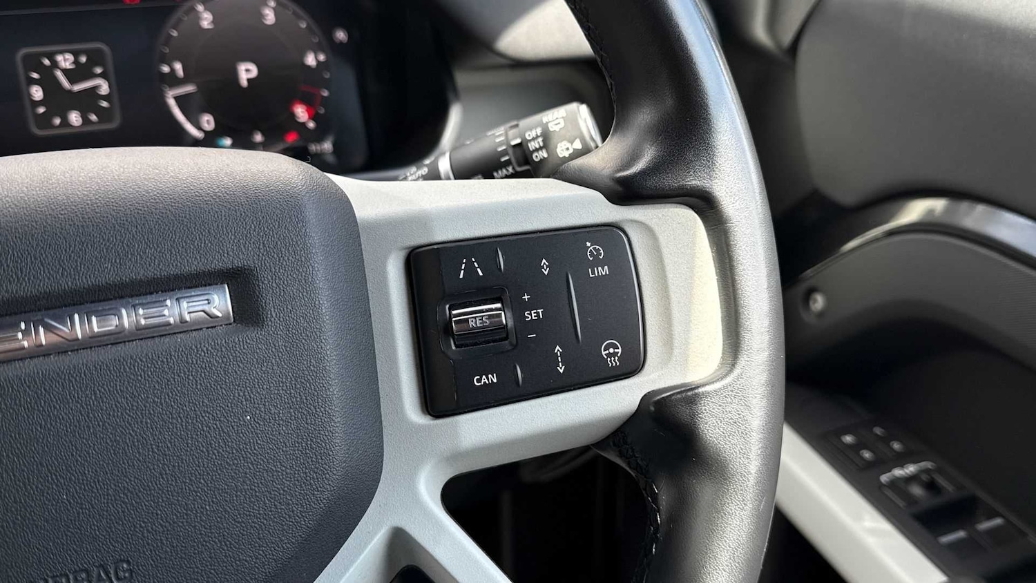 Used Land Rover Defender 2023 for sale - 76460349: Photo 28