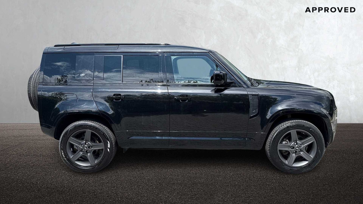 Used Land Rover Defender 2023 for sale - 76460349: Photo 5