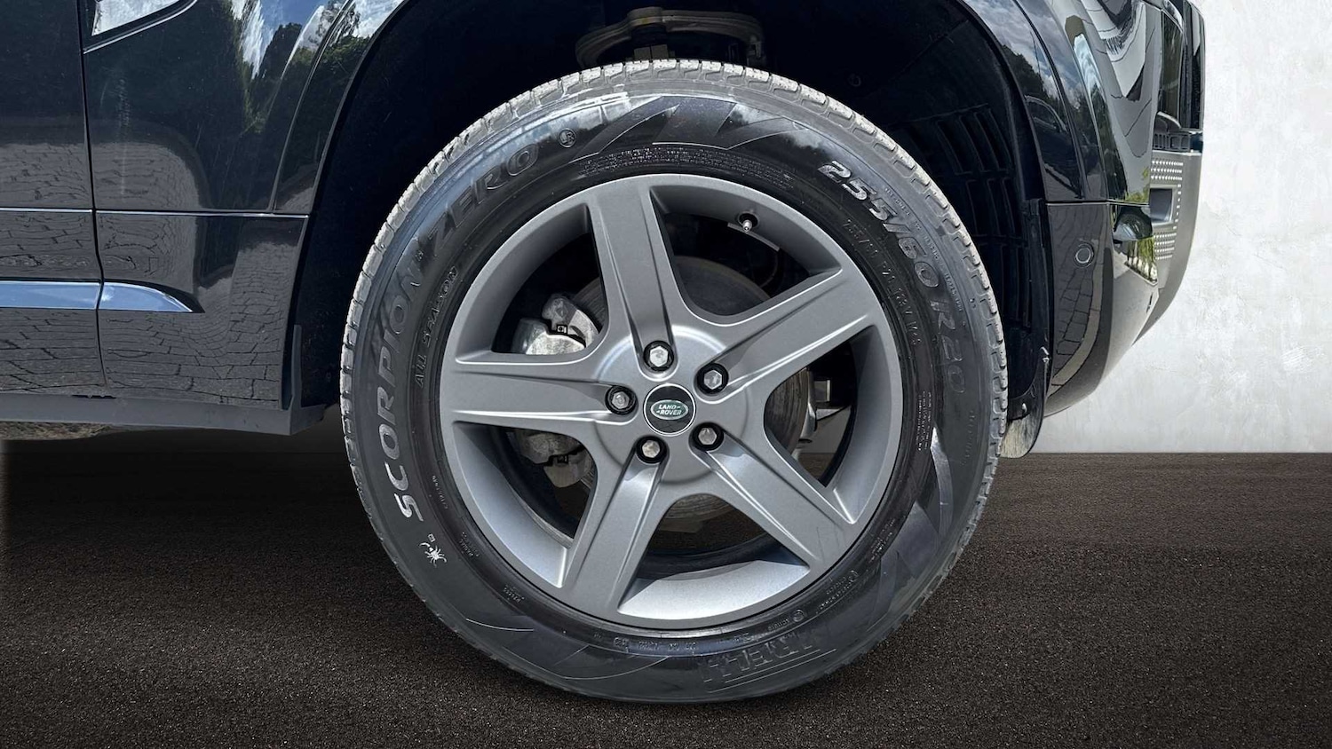 Used Land Rover Defender 2023 for sale - 76460349: Photo 8