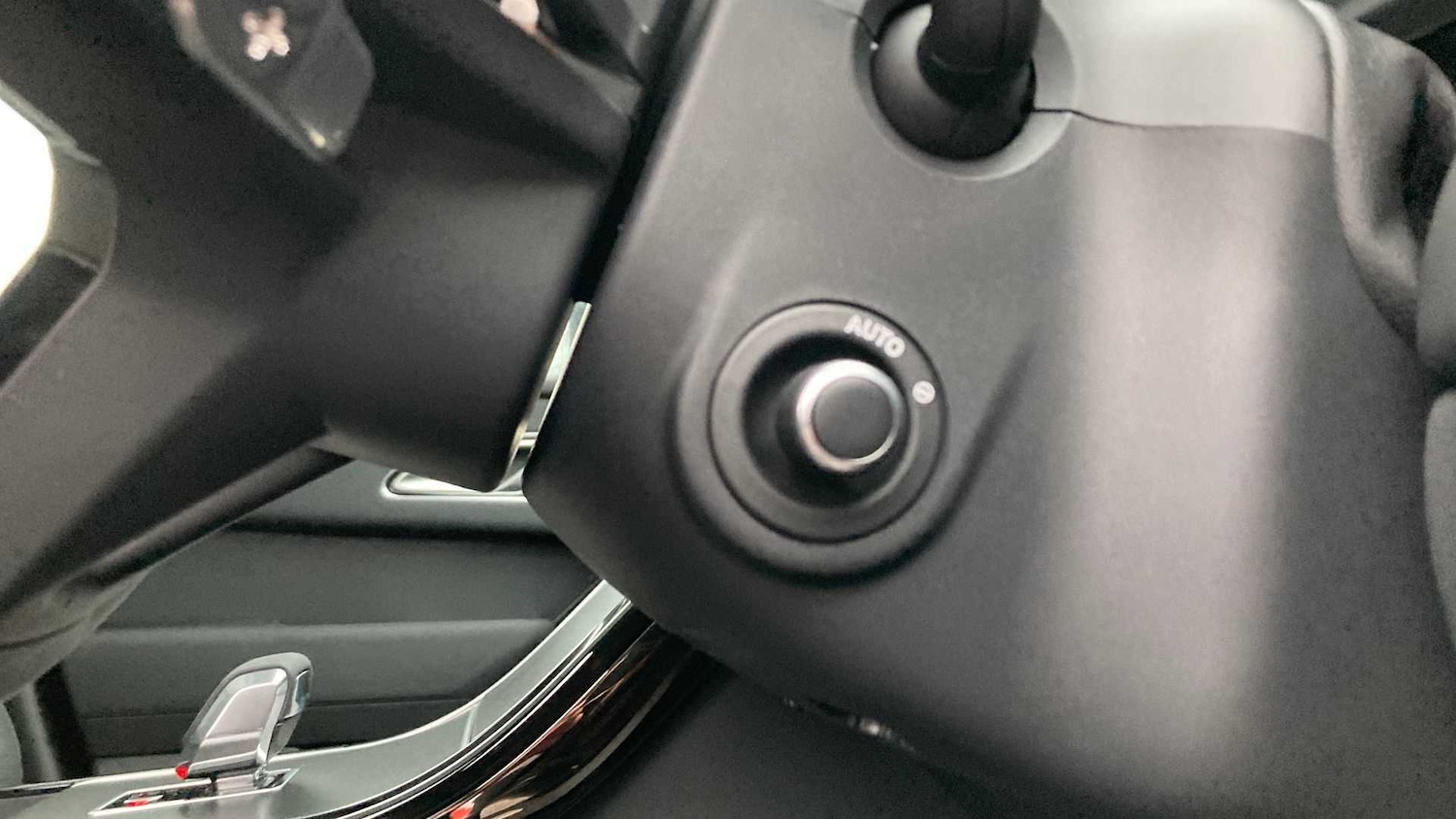 Used Land Rover Range Rover Velar 2024 for sale - 76460481: Photo 21