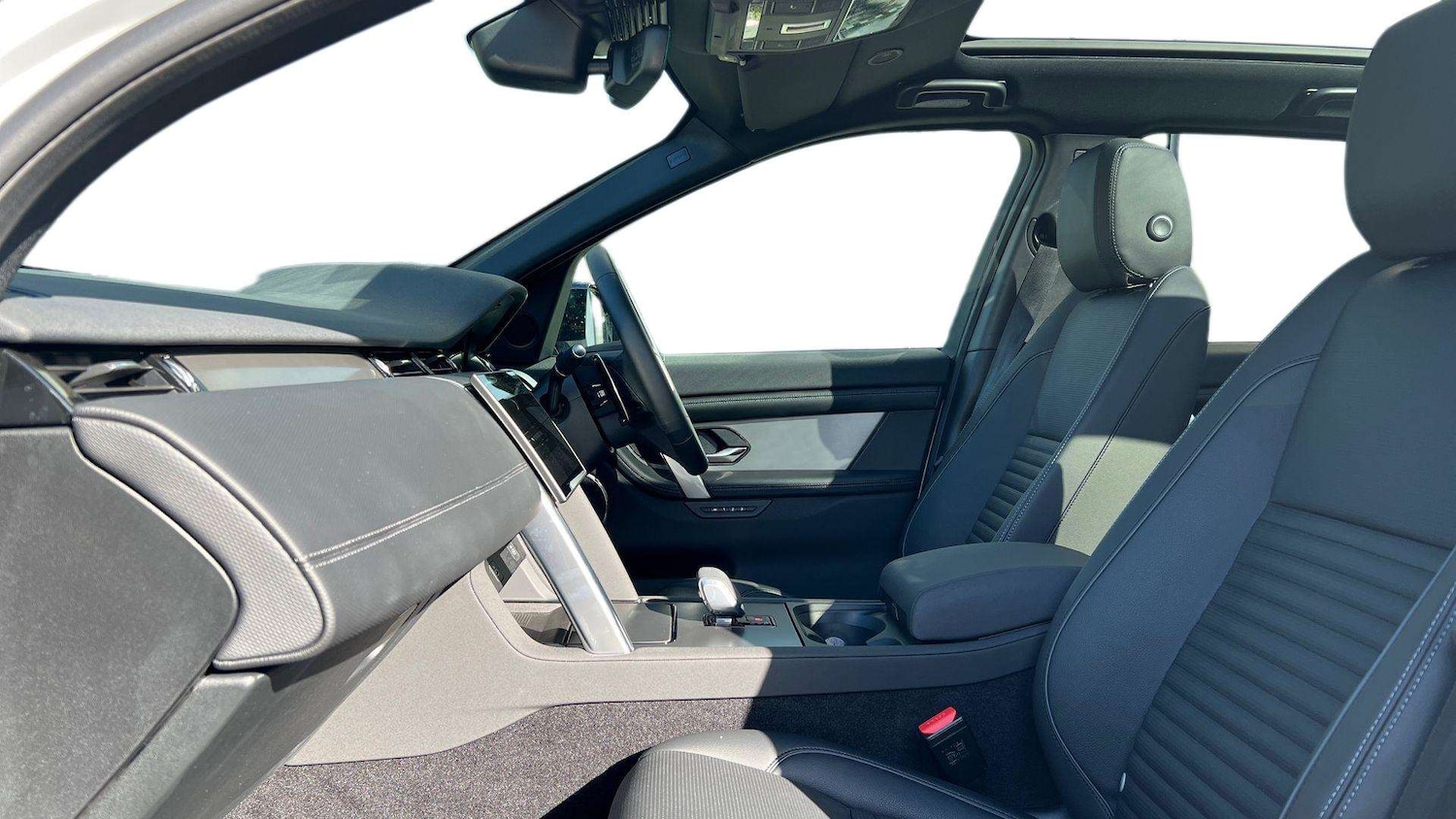 Used Land Rover Discovery Sport 2025 for sale - 76460305: Photo 3