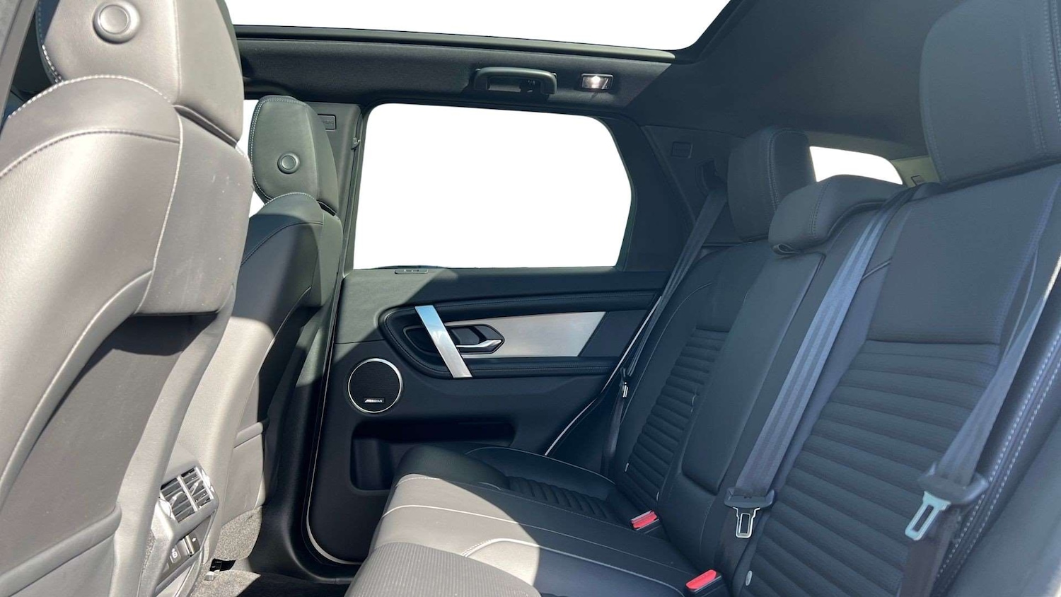 Used Land Rover Discovery Sport 2025 for sale - 76460305: Photo 4