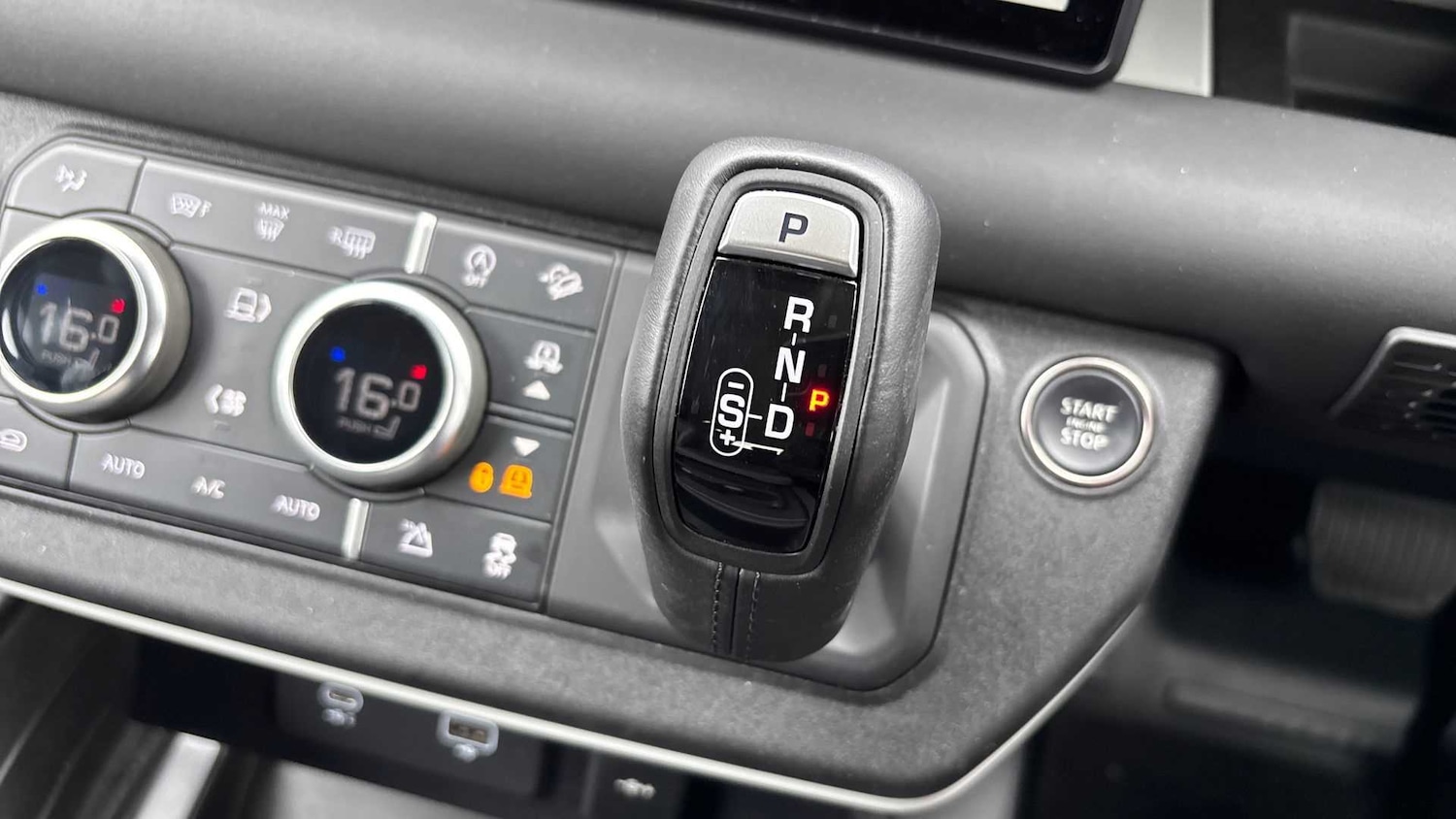 Used Land Rover Defender 2023 for sale - 76460085: Photo 13