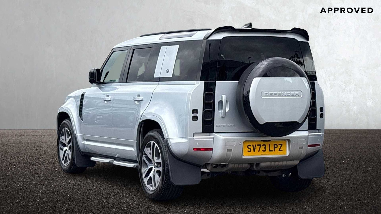 Used Land Rover Defender 2023 for sale - 76460085: Photo 2