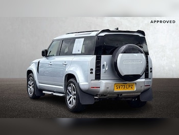 Used Land Rover Defender 2023 for sale - 76460085: Photo