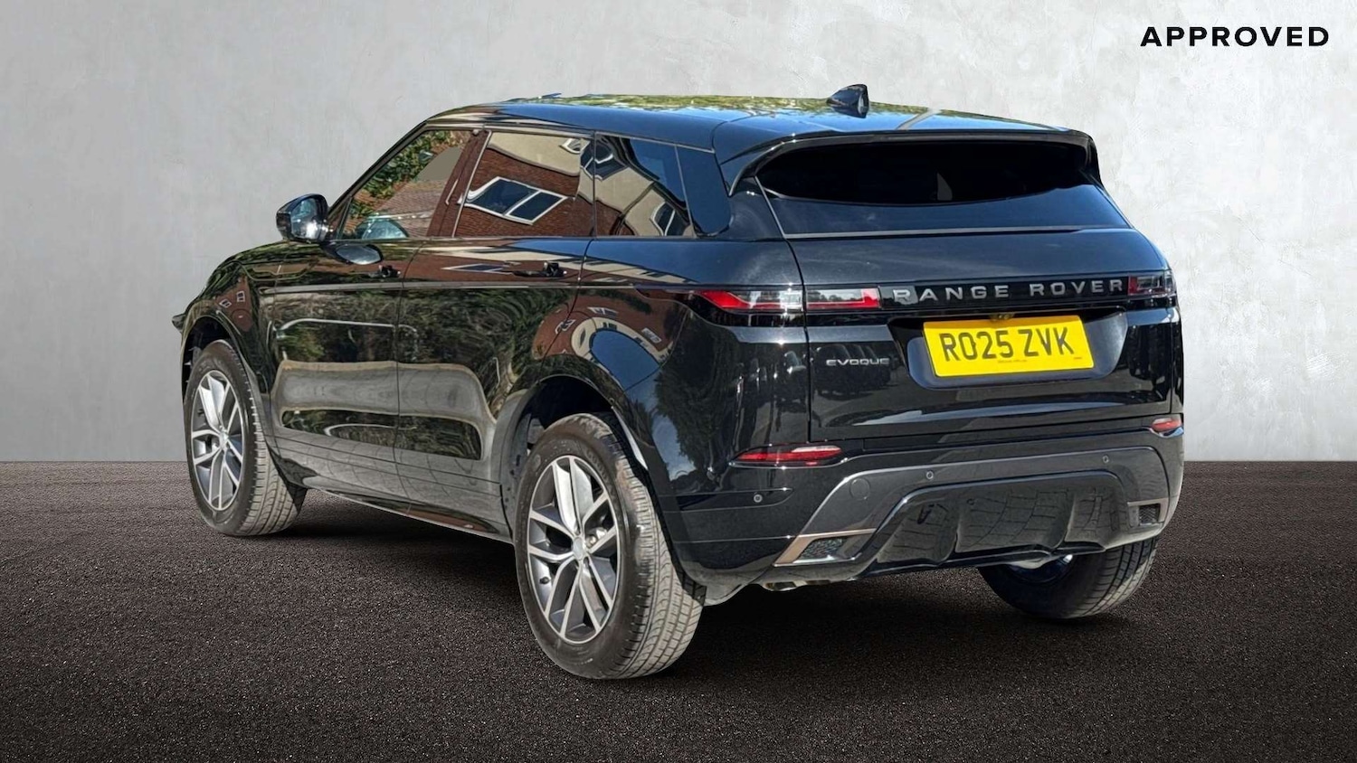 Used Land Rover Range Rover Evoque 2025 for sale - 76460306: Photo 2