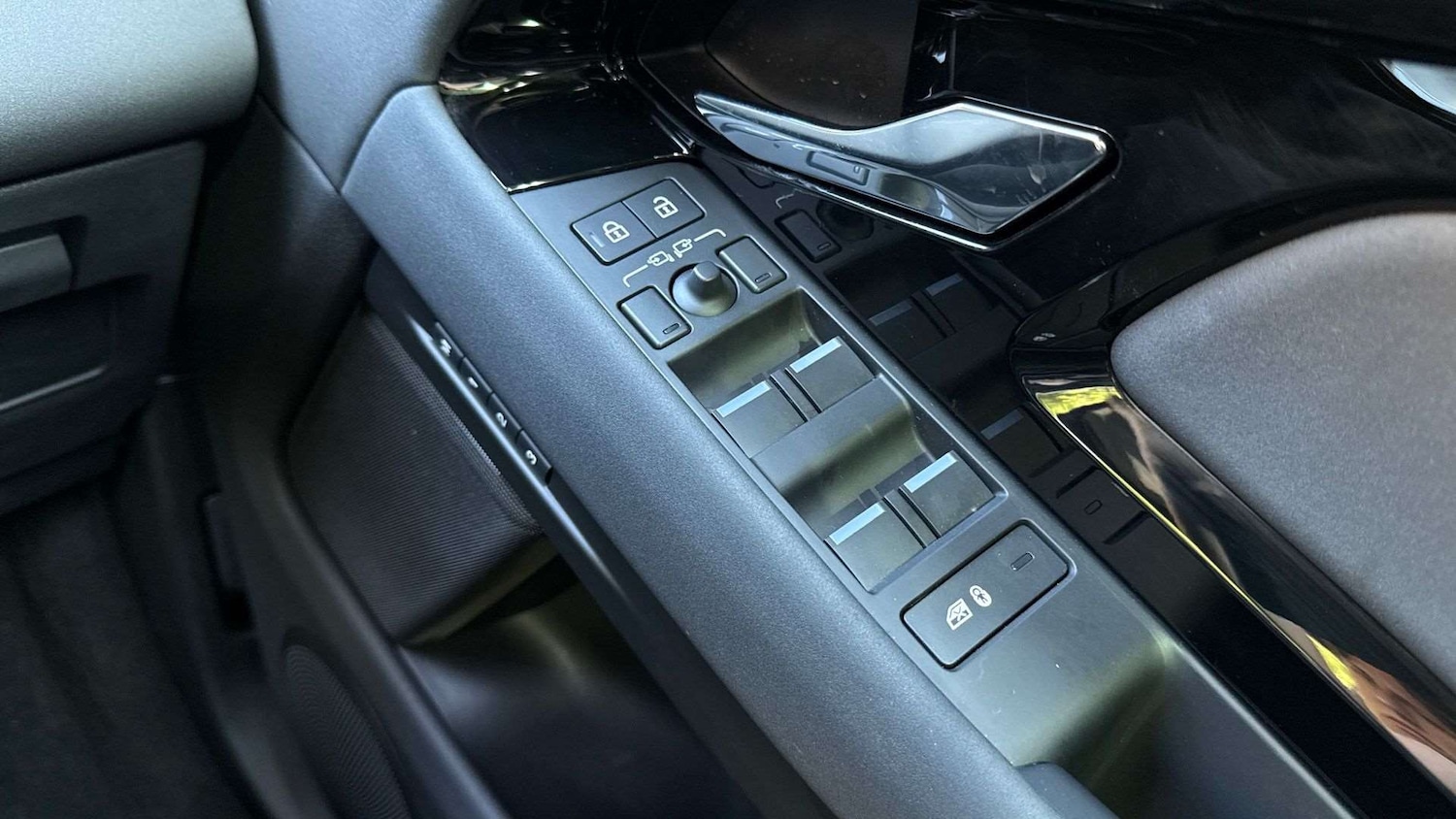 Used Land Rover Range Rover Evoque 2025 for sale - 76460306: Photo 24