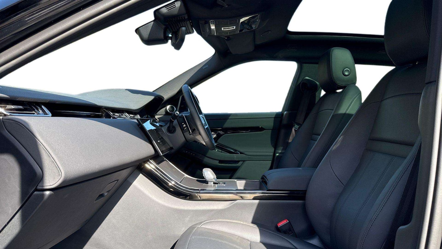 Used Land Rover Range Rover Evoque 2025 for sale - 76460306: Photo 3